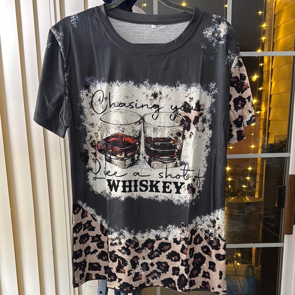 NEW Graphic T-Shirt with Whiskey & Leopard Print